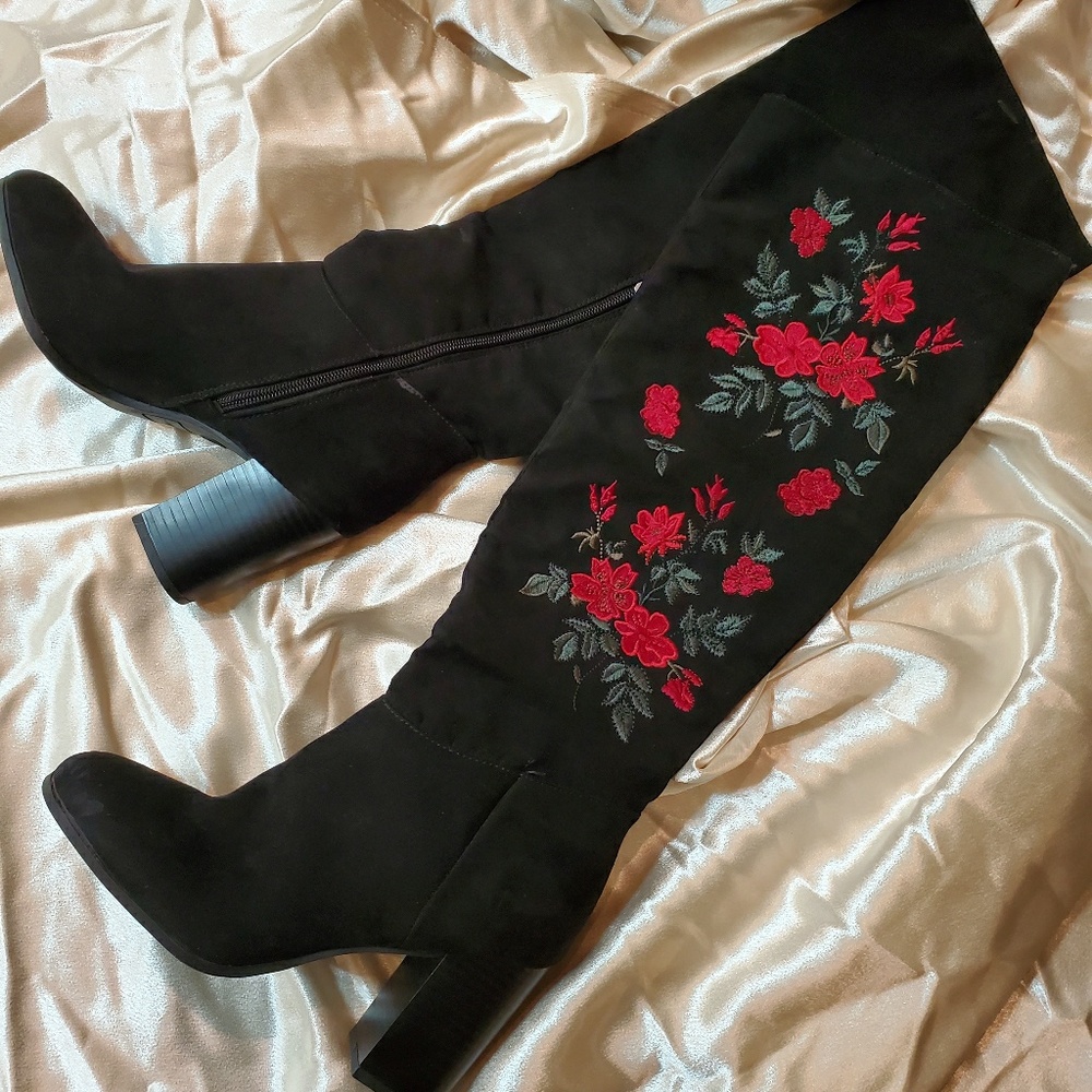 New Libby Edelman Boots black with red flowers - Picture 1 of 7